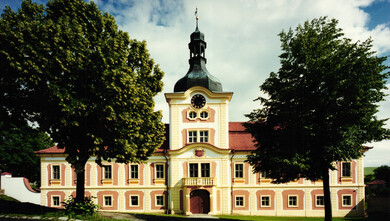 Zámek Nebílovy