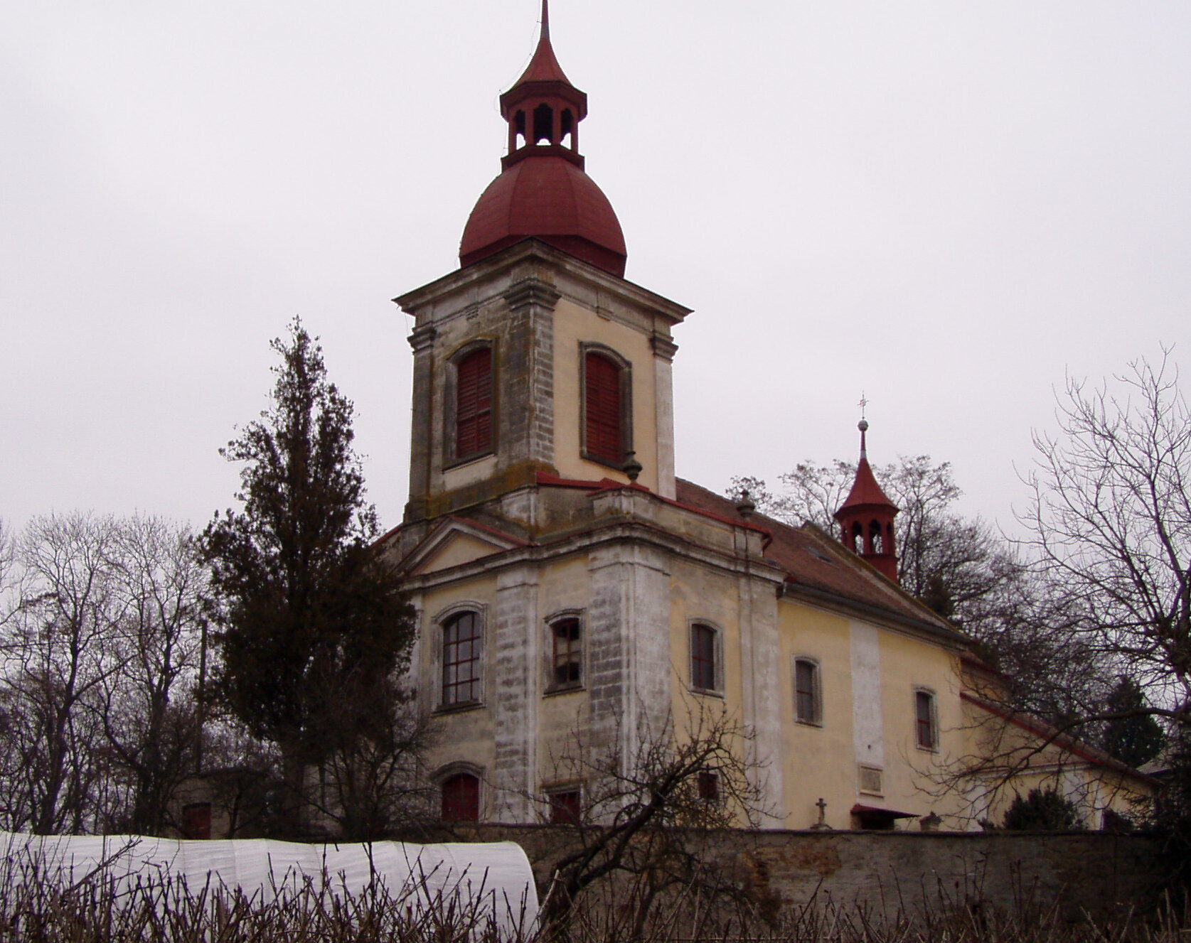 Kostel Nanebevzetí Panny Marie v Nedělištích, před obnovou, 2011