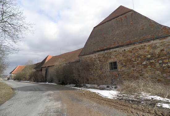 Sechutice,  dvůr.
