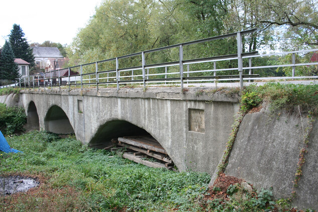 Cizkrajov, kamenný klenutý most