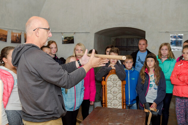 Hrad Rožmberk. Jeřáby táhnou na Jakobínku, vzdělávací program. Foto J. Sajtlová.