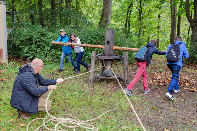 Hrad Rožmberk. Jeřáby táhnou na Jakobínku, vzdělávací program. Foto J. Sajtlová.