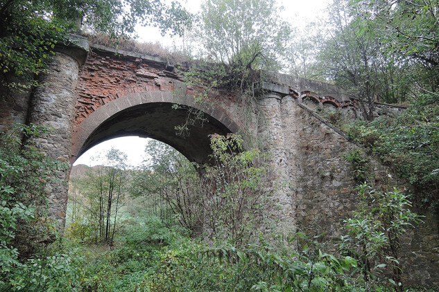 Petráveč, silniční most