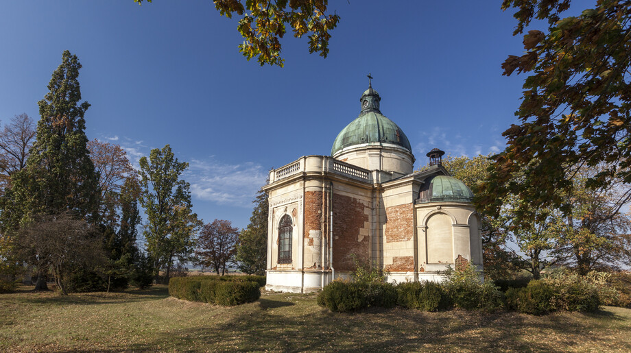 Hrobka Pallavicini v Jemnici před obnovou, foto Viktor Mašát