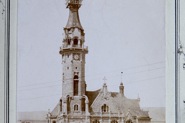 Architektura evangelických chrámů ateliéru Schilling a Graebner na Teplicku. Turn